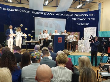 Uroczystość otwarcia nowej części Szkoły Podstawowej w Starych Skoszewach, 
